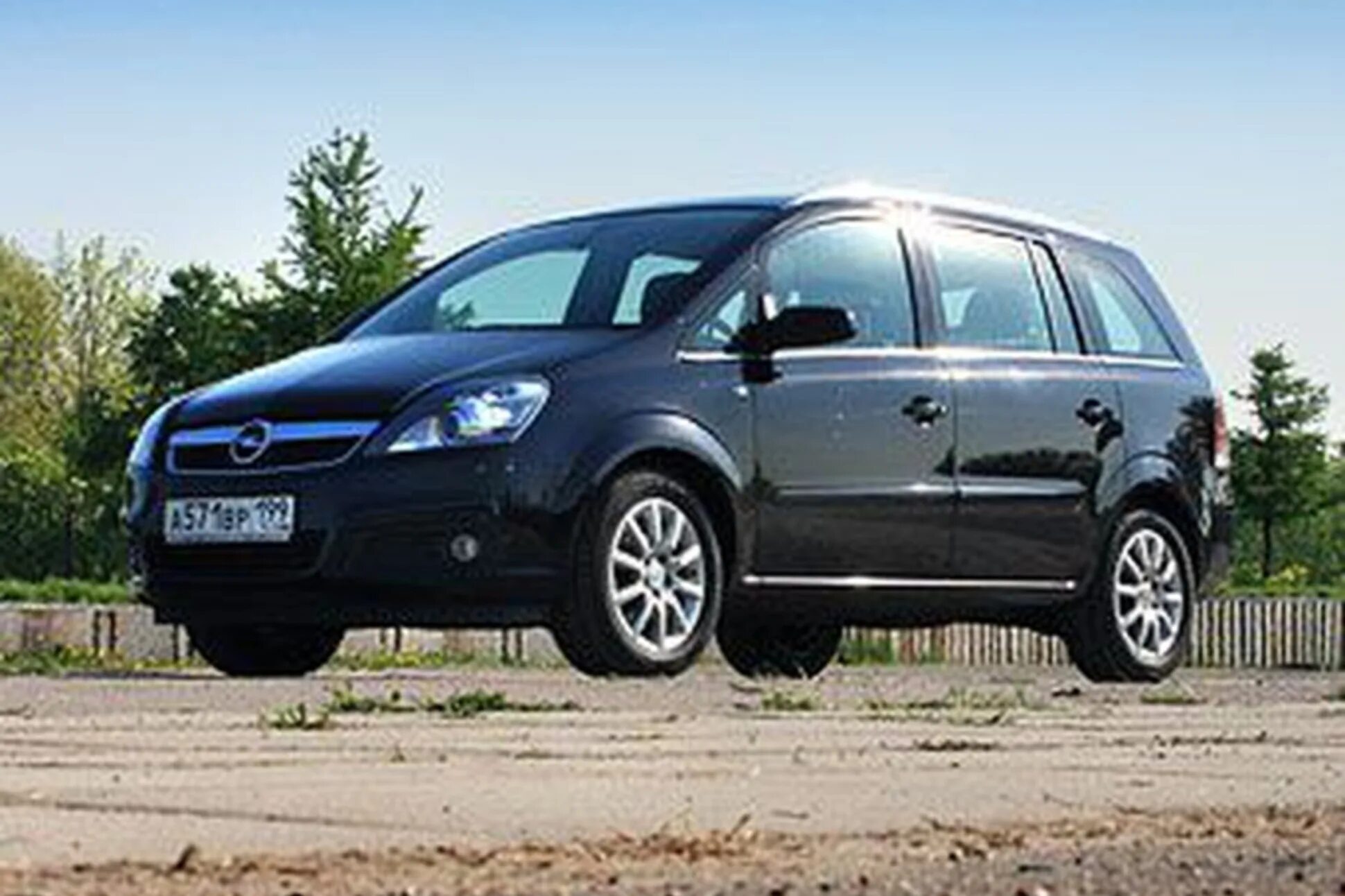 Опель зафира б 1.9 cdti. Opel Zafira 1.9. Opel Zafira b 1.9 CDTI. Опель Зафира 2022. Opel Zafira b 1 9.