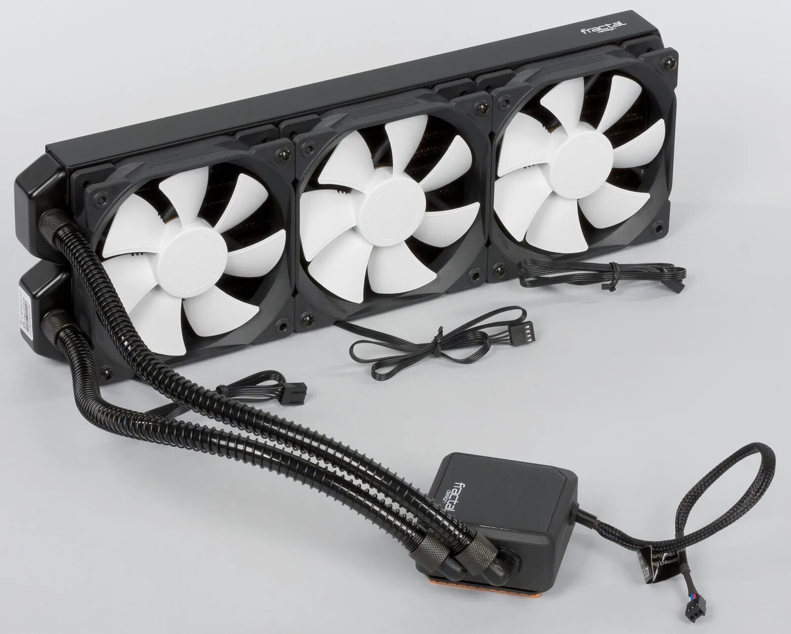 Сво для процессора fractal design celsius s36 black fd-wcu-celsius-s36-bk. Fractal design celsius s36. Система жидкостного охлаждения fractal design. Fractal design s36. Fractal design s36.