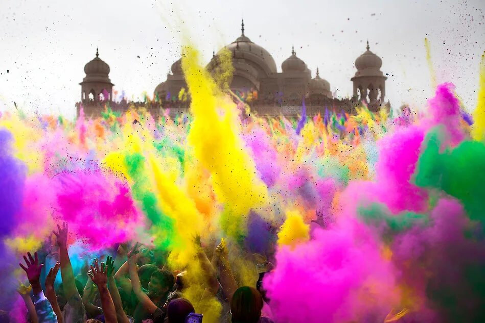 Праздник красок Холи в Индии. Краски Холи Индия. Холли краски фестиваль. Праздник красок в Индии. Holy two