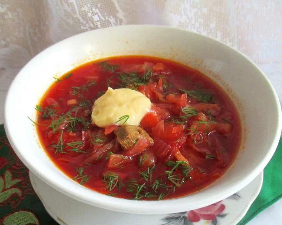 Вкусный борщ со свининой и свежей капустой. Борщ из свинины. Вкусный борщ со свининой и свежей капустой. Борщ со свининой. Борщ со свининой.
