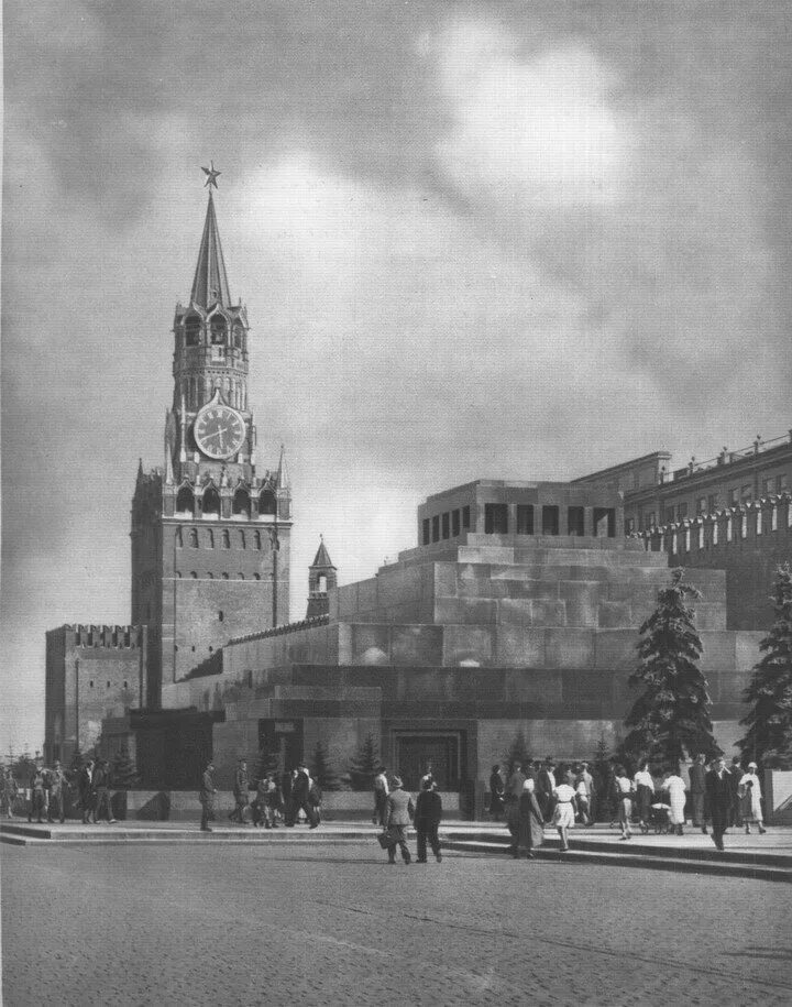 Москва 40 е. Мавзолей Ленина Москва а.в.Щусев 1924-1930. Мавзолей в.и. Ленина академик в.а. Щусев 1930 г.. Мавзолей Ленина Архитектор Щусев. Щусев мавзолей Ленина 1930.