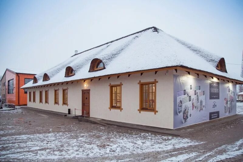 Мойка новгородская область. Медовый дом Батецкий район. Новгородская область Батецкий район деревня мойка медовый дом. Деревня мойка Батецкий район Новгородская область. Медовый дом Великий Новгород.