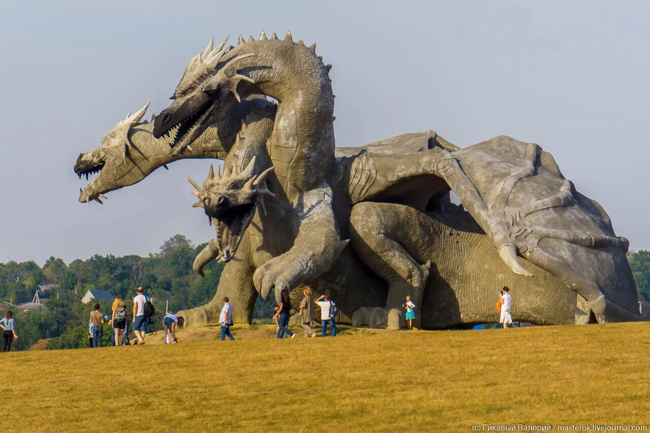 парк кудыкина гора змей горыныч. кудыкина гора змей горыныч. кудыкина гора огнедышащий дракон. пещера змея горыныча. змей горыныч огнедышащий.