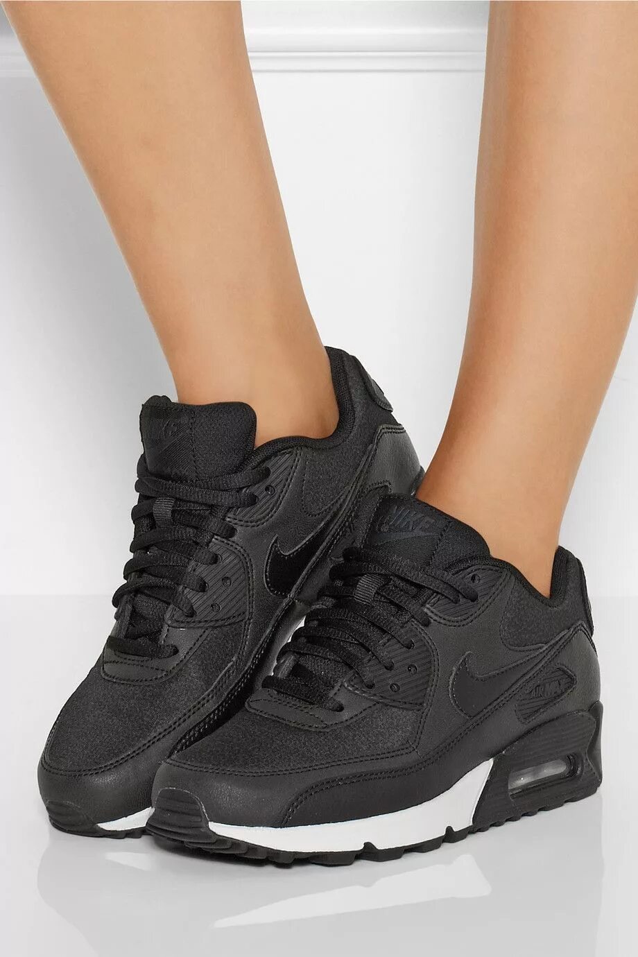 Найки кожаные черные. Найк АИР Макс 90 кожаные. Nike Air Max 90 женские Black. Nike Air Max 90 Leather all Black. Найк АИР Макс 90 черные.