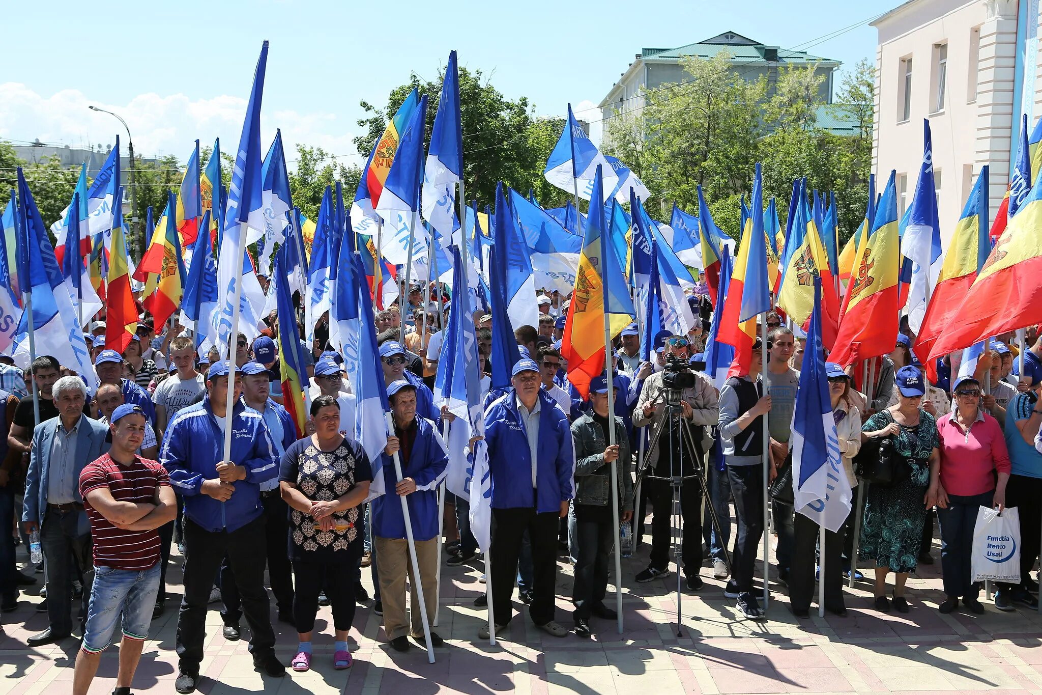 Автономия гагаузия. Комрат столица Гагаузии. Комрат Молдова. Митинг в Гагаузии. Протесты в Гагаузии.