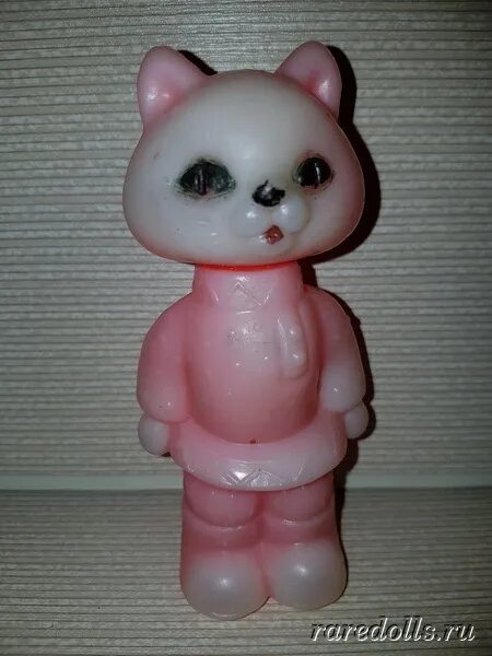 Советские игрушки кот. Кот игрушка пластиковая. советские игрушки кот пластмассовый. пластмассовые игрушки котики. советский кот из пластмассы.