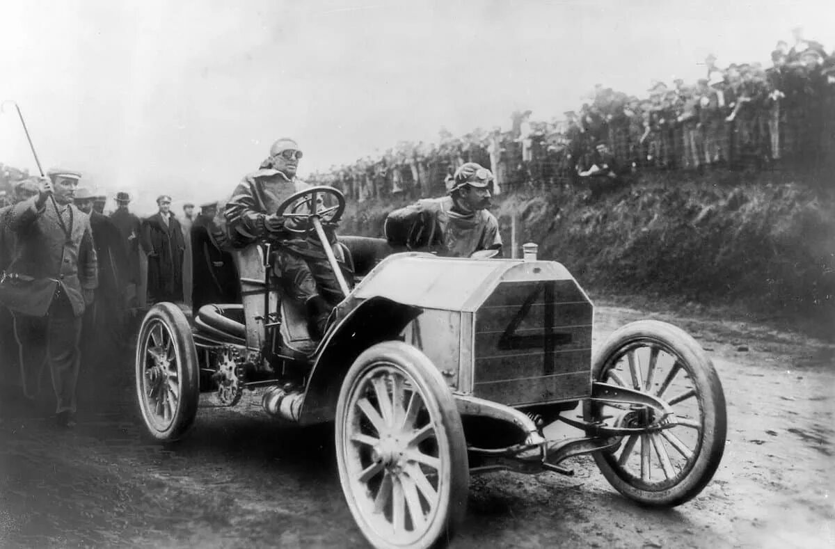 Появился первый автомобиль решили. Мерседес симплекс 1904. Mercedes-Benz Simplex 1903 года. "Mercedes 60" 1903 года.. Mercedes Simplex 1902.