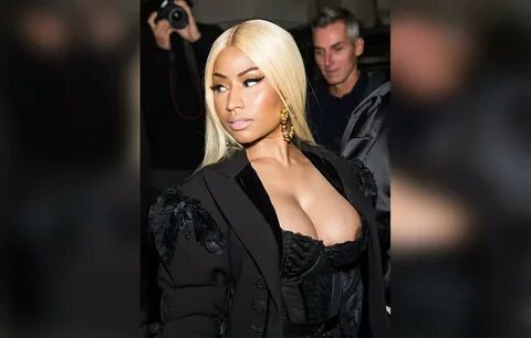 Slideshow nicki minaj nip slip met gala.