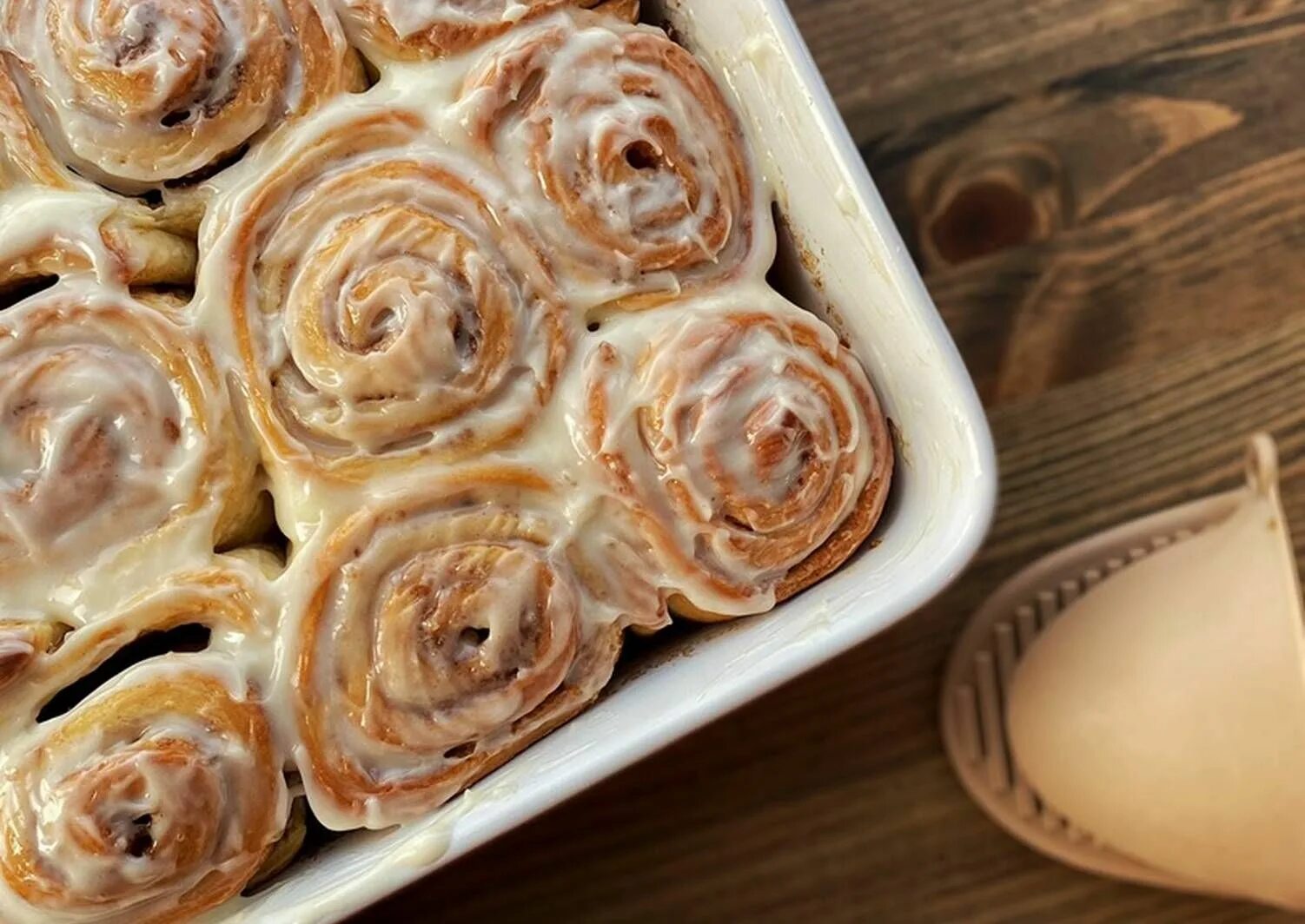 Булочки синнабон (cinnabon). Сине боне. Синабон с корицей. Французские булочки синабон. Булочки "синабоны с корицей".