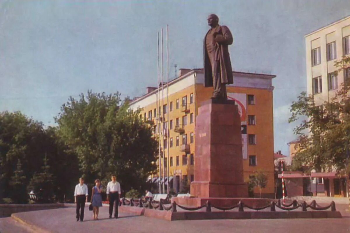 Иваново проспект ленина памятник в и ленину. Г иваново ленина. Памятник в иваново на проспекте ленина. Ул ленина 6 иваново. Ленина 92 иваново.
