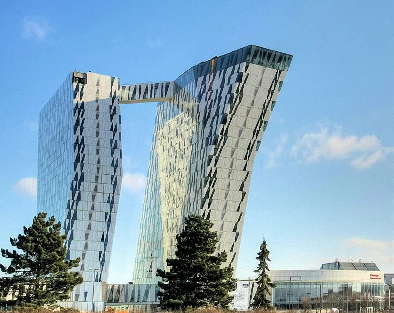 Наклоны зданий