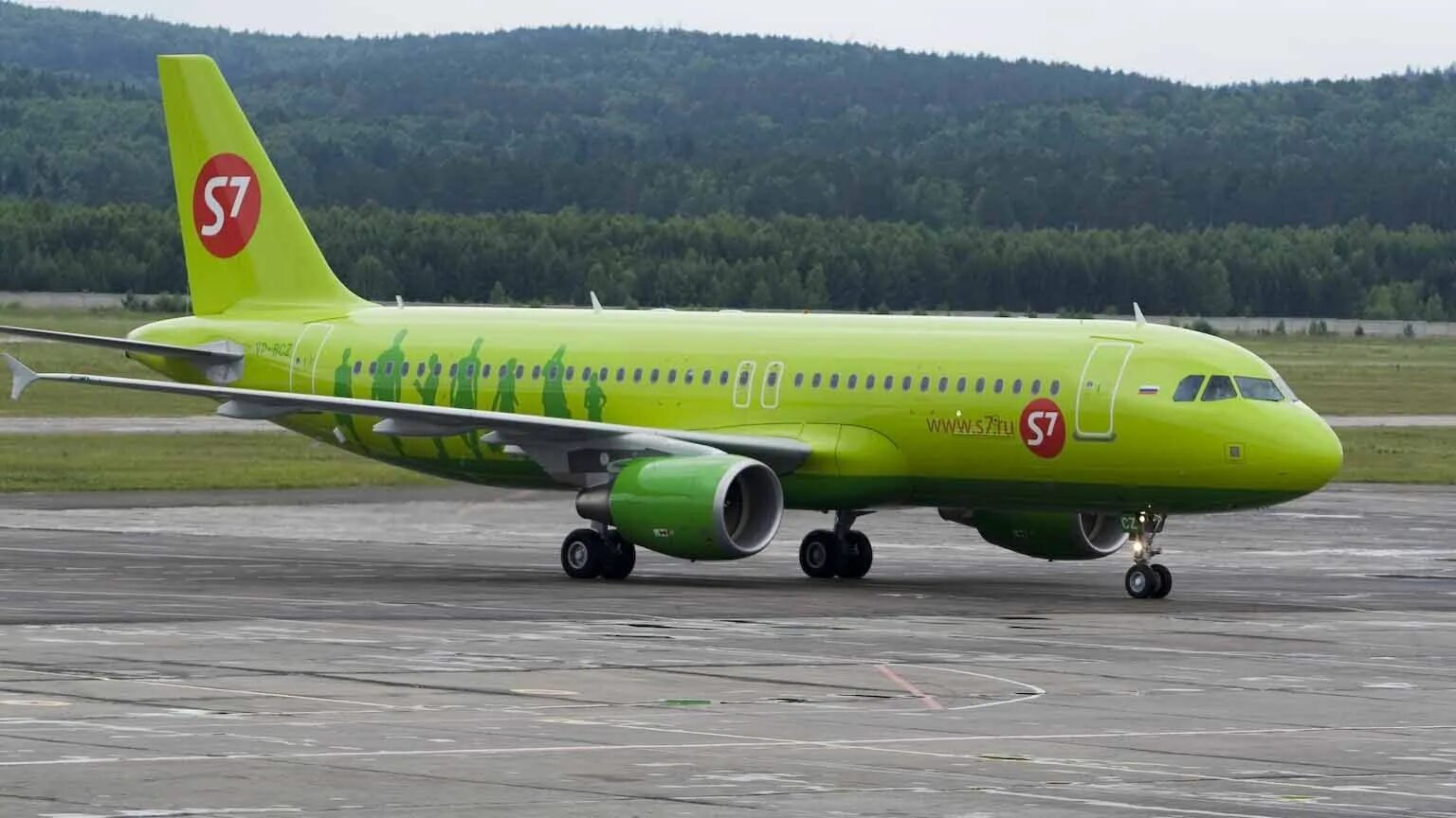 2s 7.4 v. Самолёты авиакомпании s7 Airlines. Парк самолетов s7 Бомбардье. S7 1213. S7 5306.