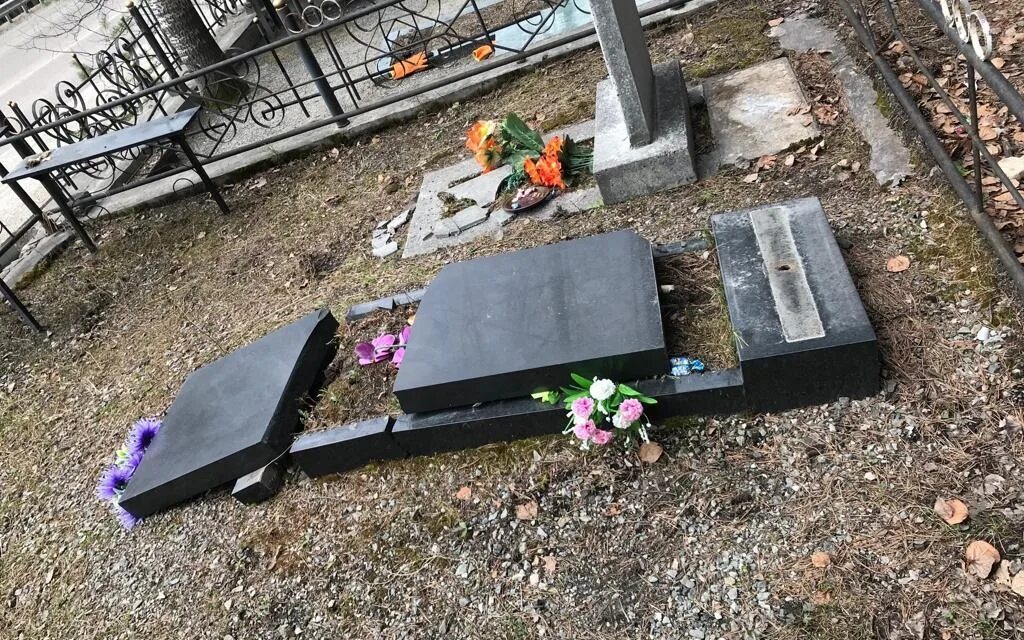 Маликова осквернила могилу высоцкого