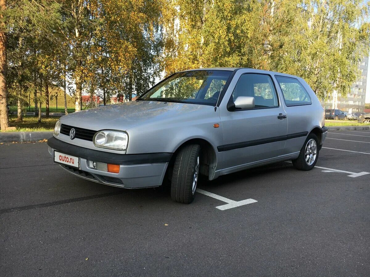 Volkswagen 1995. Гольф 3 серебристый. Линейка поло Фольксваген 1995 года. Фольксваген 1995 года выпуска фото.