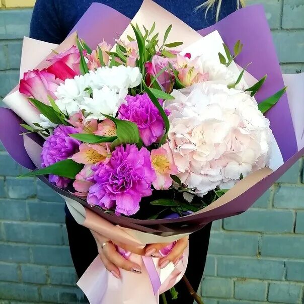 цветы кировское. территория цветов киров. цветы киров. фото букетов цветов в кирове. магазин глобус цветы букеты.