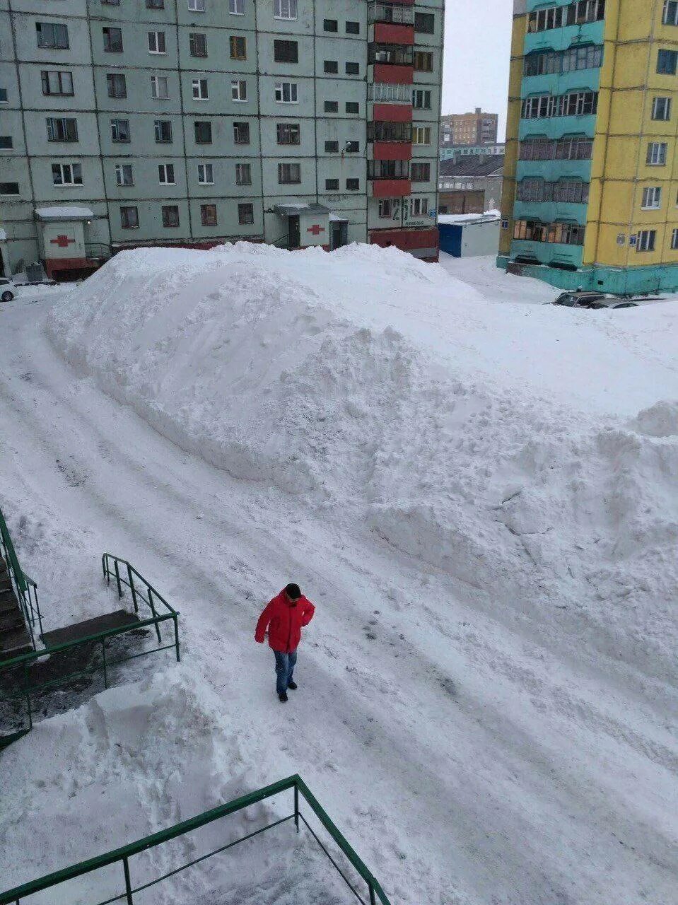 Сколько сегодня снег. Норильск завалило снегом 2020. Норильск Пурга сугробы. Норильск зимой Пурга. Норильск зима 2008.