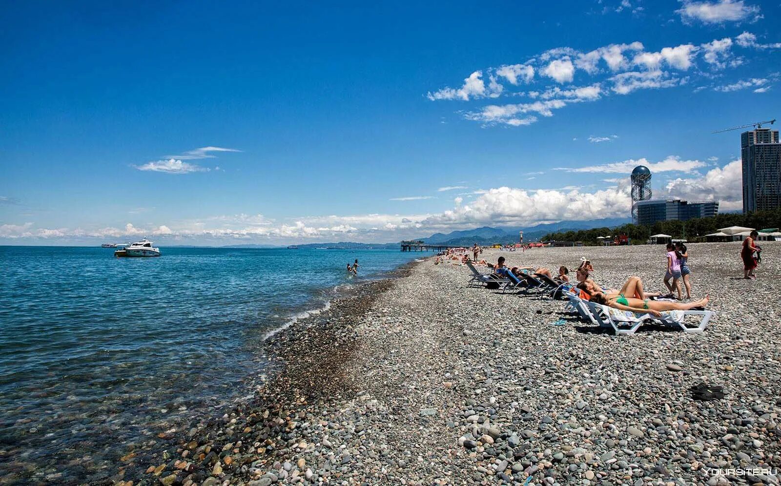 Море кобулети грузия. Грузия батуми квариати. Пляж махинджаури грузия. Грузия батуми море. Аджария батуми море.