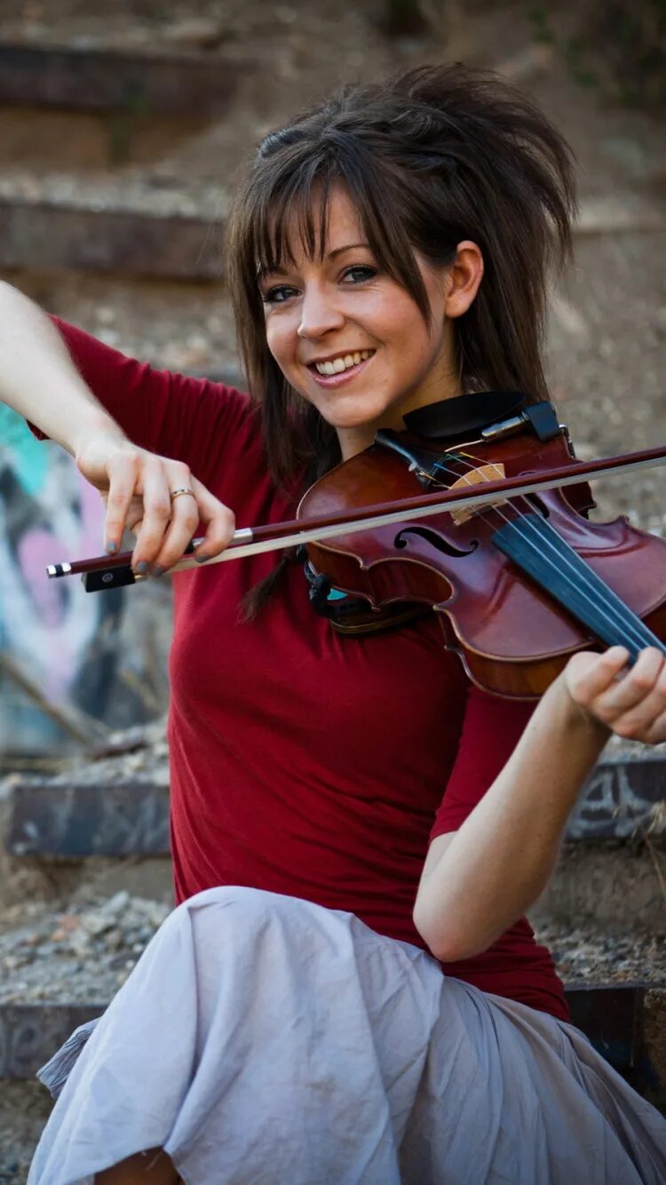 Знаменитая скрипачка. Lindsey Stirling. Lindsey Stirling Линдси Стирлинг. Лидсей стинг скрипачка. Линдси Стирлинг 2022.