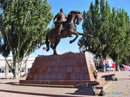 Памятники город ейск