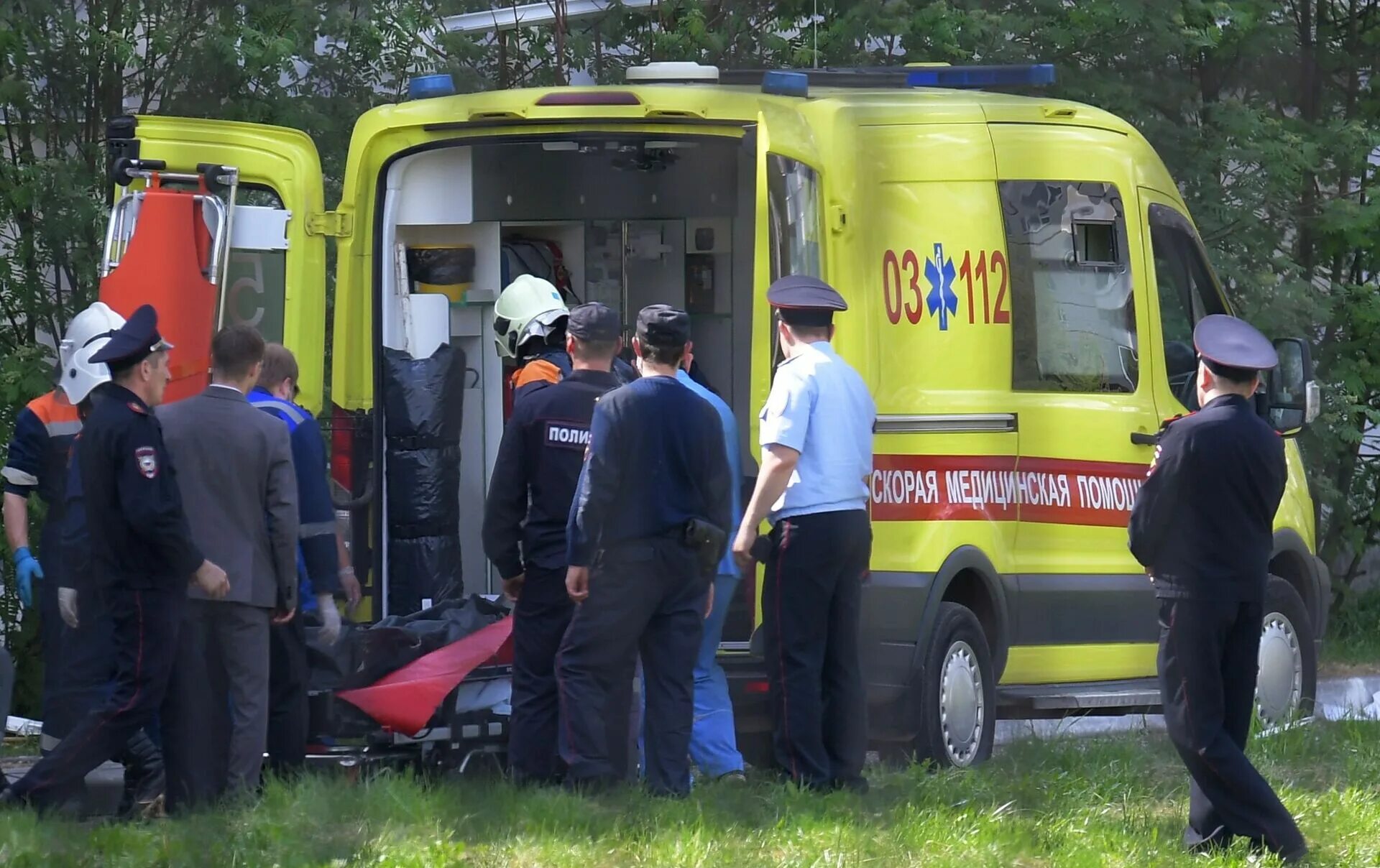 Казань состояние. Гимназия 175 казань стрельба. Казань ул баумана вид сверху. Школа казани стрельба стрельба 175. Экскурсия вечерняя казань казан.