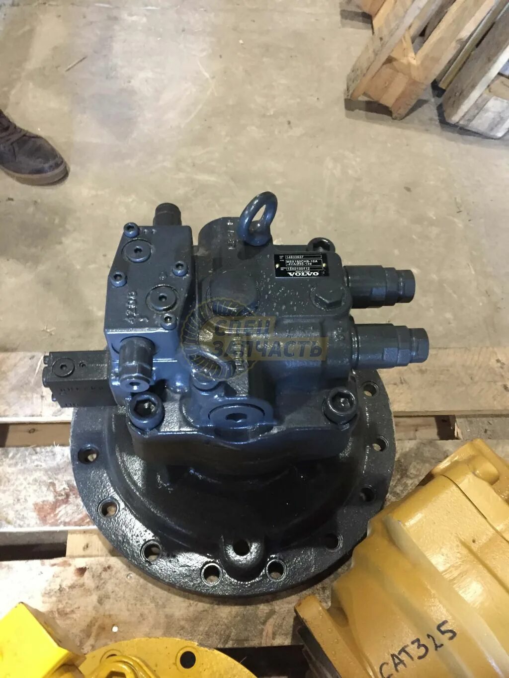 Гидромоторы volvo. Гидромотор редуктора поворота volvo ec180. Гидромоторы volvo. Гидромотор редуктора поворота volvo ec180. Volvo ec240blc гидромотор хода.