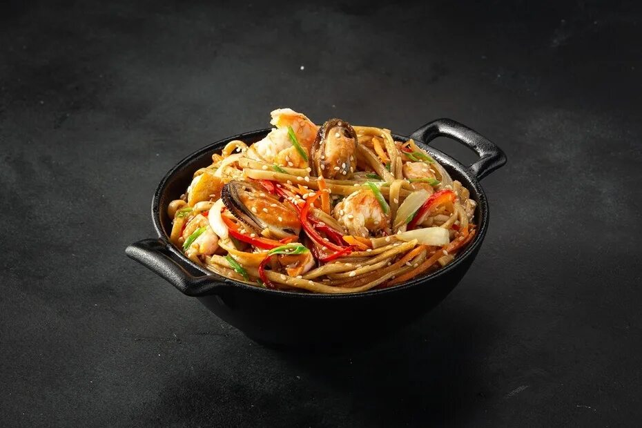 Лапша удон Wok. Лапша удон с морепродуктами. Wok удон с морепродуктами. Wok терияки кальмар. Креветки терияки с овощами