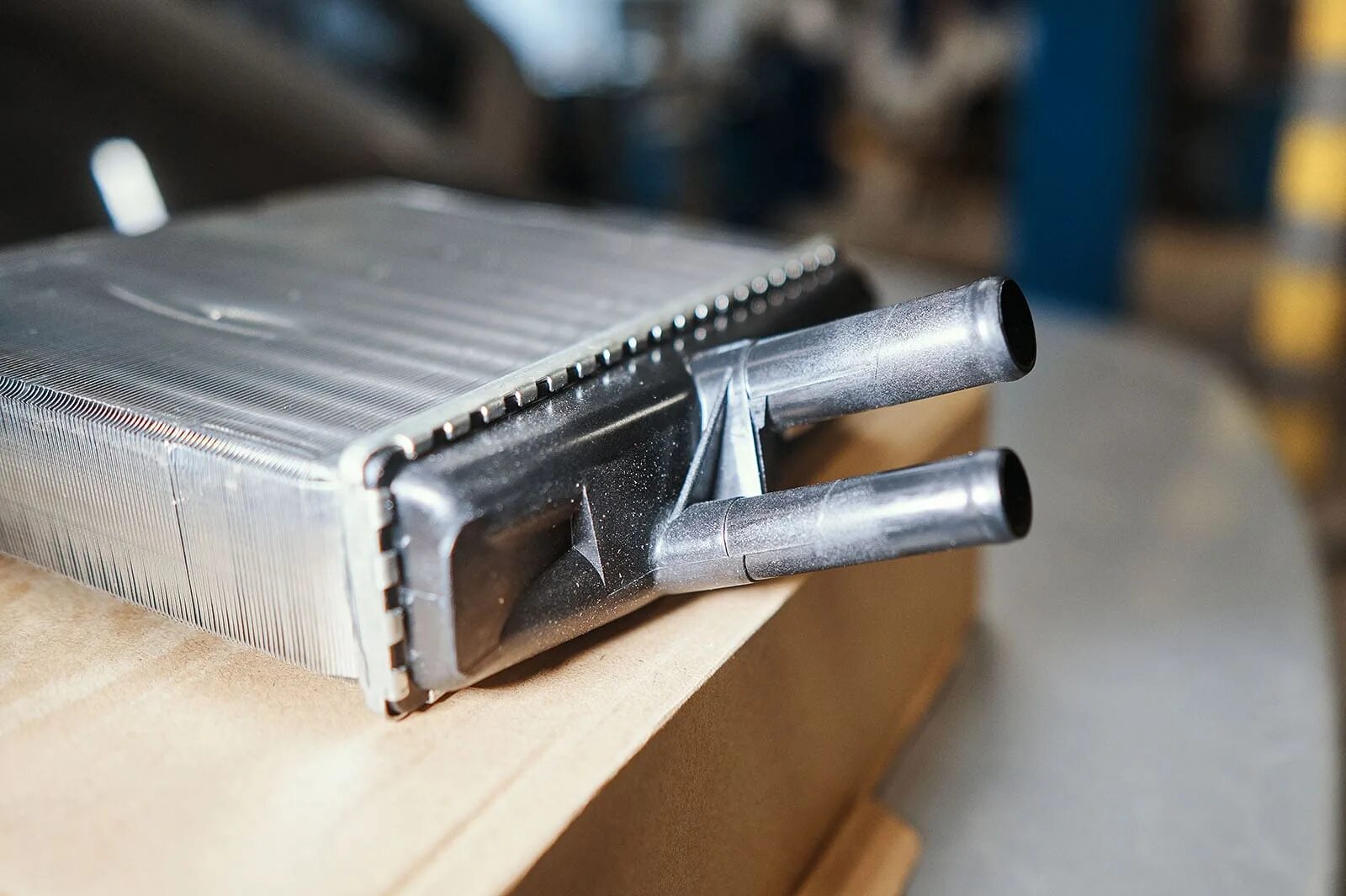 Радиатор печки додж стратус 2. Радиатор печки dodge caravan 2. 4. Радиатор печки додж. Радиатор печки додж.