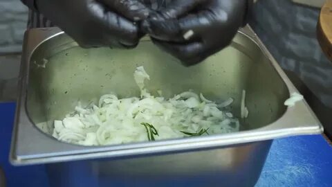 Тщательно добавить