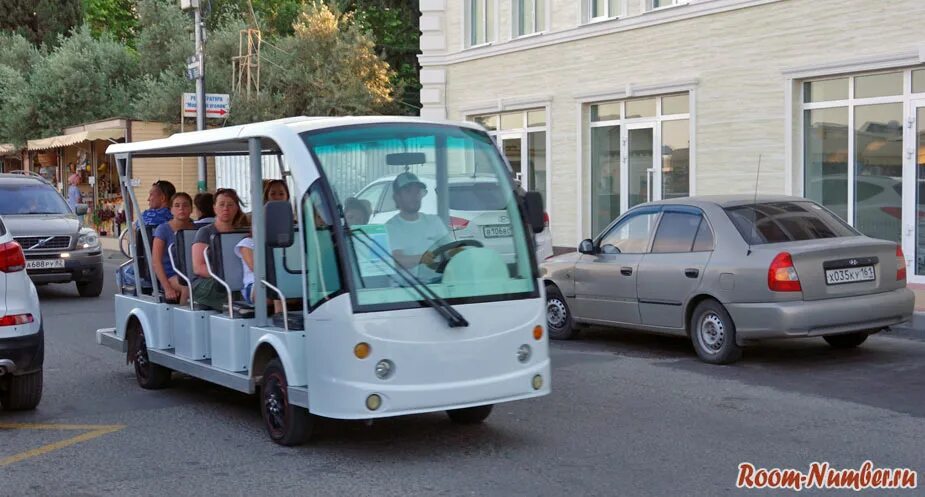 Автобус Алушта. Общественный транспорт Алушты. Маршрутки Алушта. Маршрутки Симферополя.