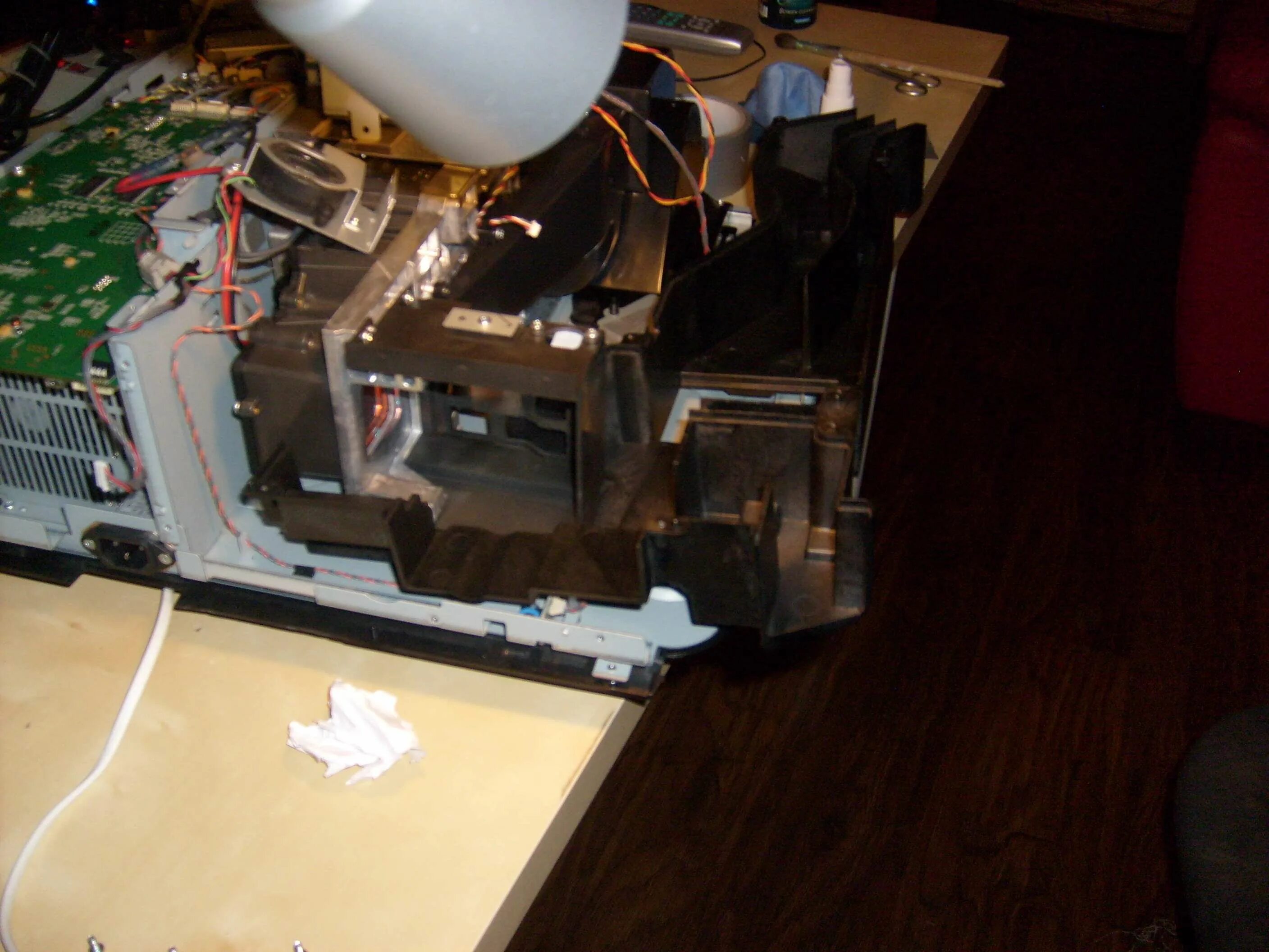 Чистка проектора от пыли. Чистка проектора от пыли внутри. Чистка проектора acer p1500 от пыли и грязи. Матрица для проектора touyinger. Как почистить проектор от пыли.