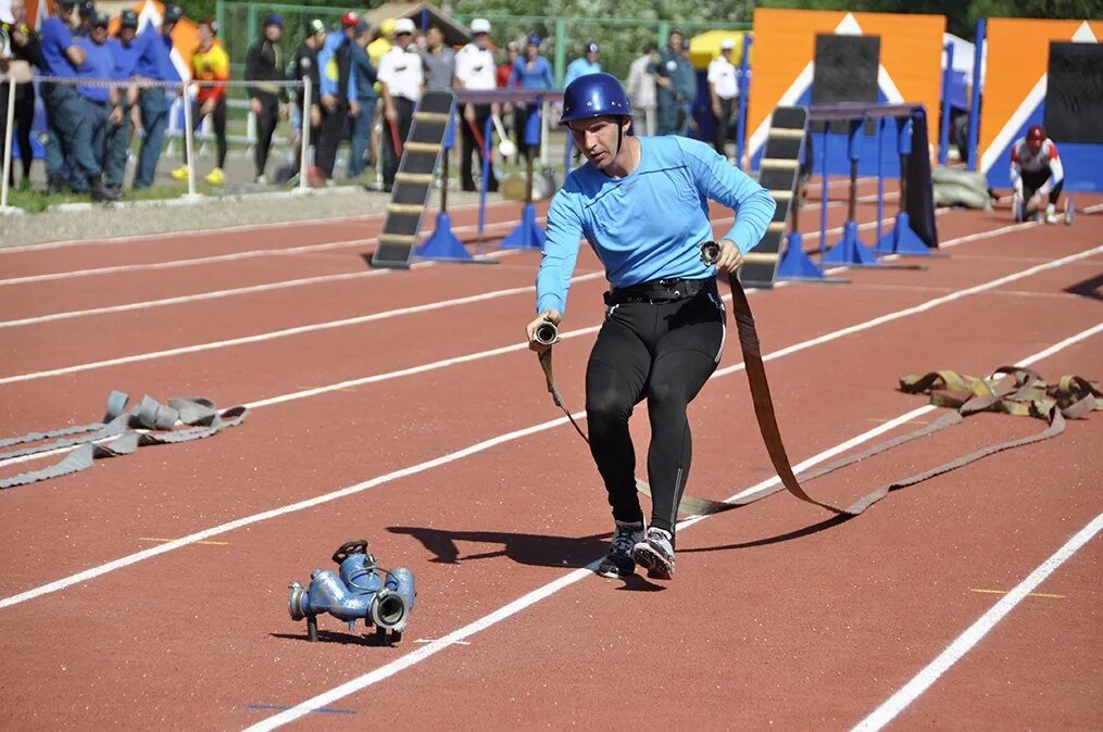 Спорт преодоления препятствий. Спорт преодоления препятствий. Преодоление препятствий. Барьерный бег в легкой атлетике. Ocr гонка с препятствиями.