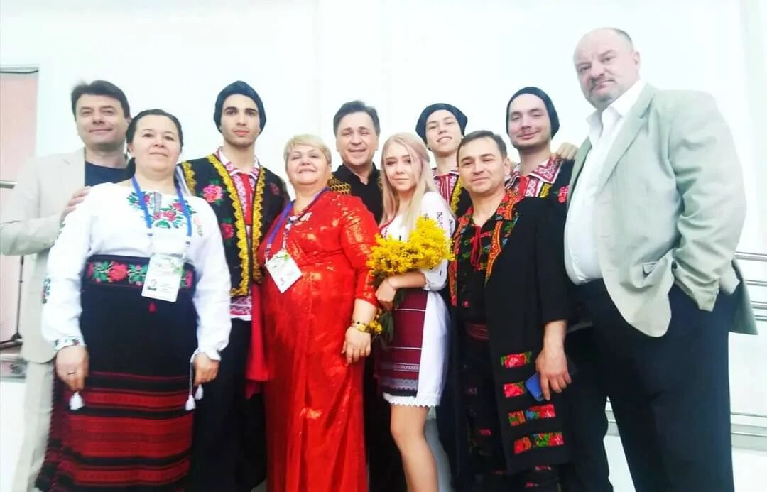 Молдавская диаспора в мурманске. Национальный костюм молдавии. Молдавия народ молдованы?. Молдавская диаспора. Костюм националь молдовенеск.