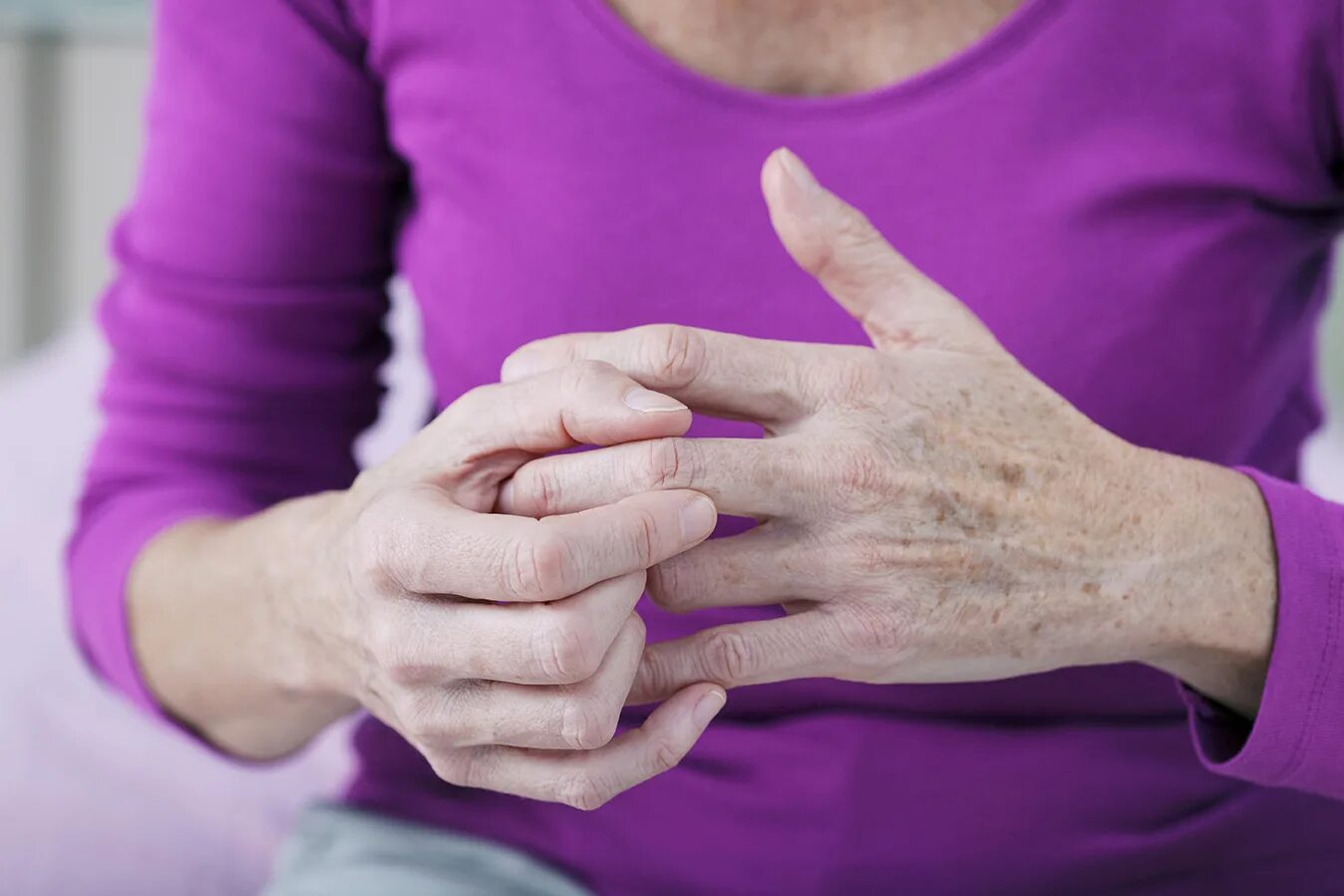Ревматоидный артрит суставы. Боль в запястье и пальцах
