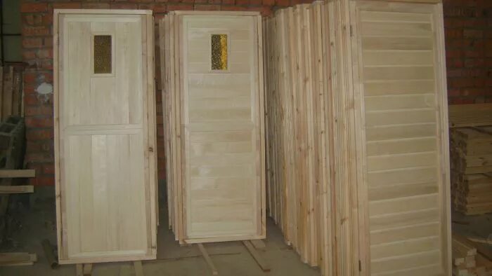 Двери для бани 700х2000. Дверь из имитации бруса. Дверь банная имитация бруса. Входная дверь в баню. Размер банной двери