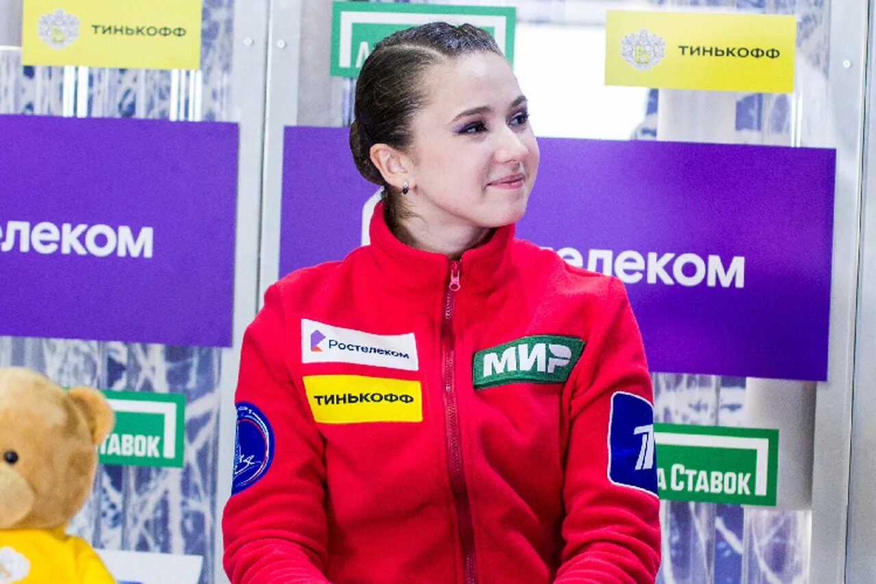 Камила валиева уэнсдей. Камилла валиева камилла. Камила валиева. Камила валиева и петр гуменник. Камила валиева интервью.