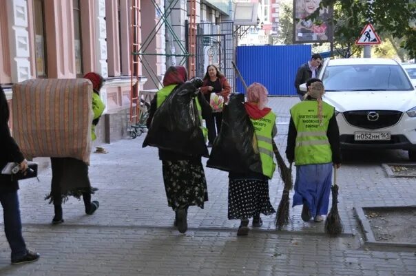 Вокзальные цыганки. Цыгане в ростове. Цыгане в ростове. В ростове. Цыгане в ростове.