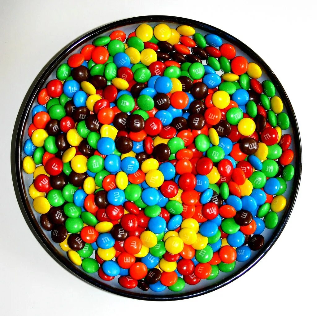 0 m m m m mm. Тарелки m&MS. Миска m m's. M&MS разноцветный. Много m m's.