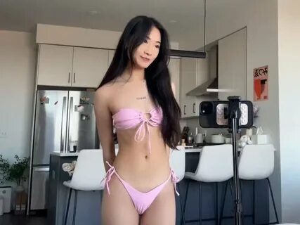 rate this pink bikini on me 1-10 for a hug 🩷. yemadajpeg's tweet vide...