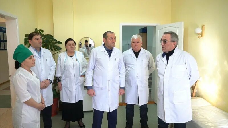 клиника эос в махачкале специалисты. абдулкадыр габибулаевич уролог. врач кочубей. про докторов махачкала. ахмедов тимур салманович.