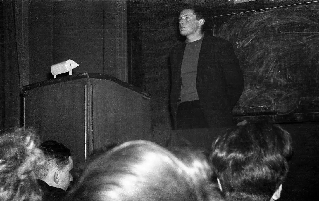 Бродский первый. Иосиф бродский 1960. бродский 1964. иосиф бродский молодой. бродский ленинградский турнир поэтов.