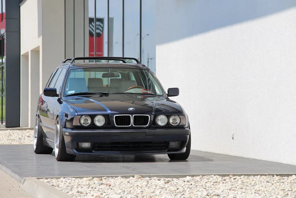 Е34 рестайлинг. E34 Touring. М5 е34 туринг. E34 525i. 540 Е34 универсал.