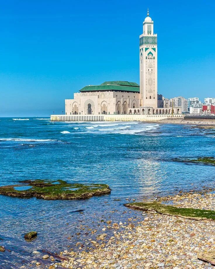 Касабланка описание. Касабланка город в Марокко. Касабланка (Марокко) города Марокко. Касабланка Марокко море. Столица Марокко Касабланка.