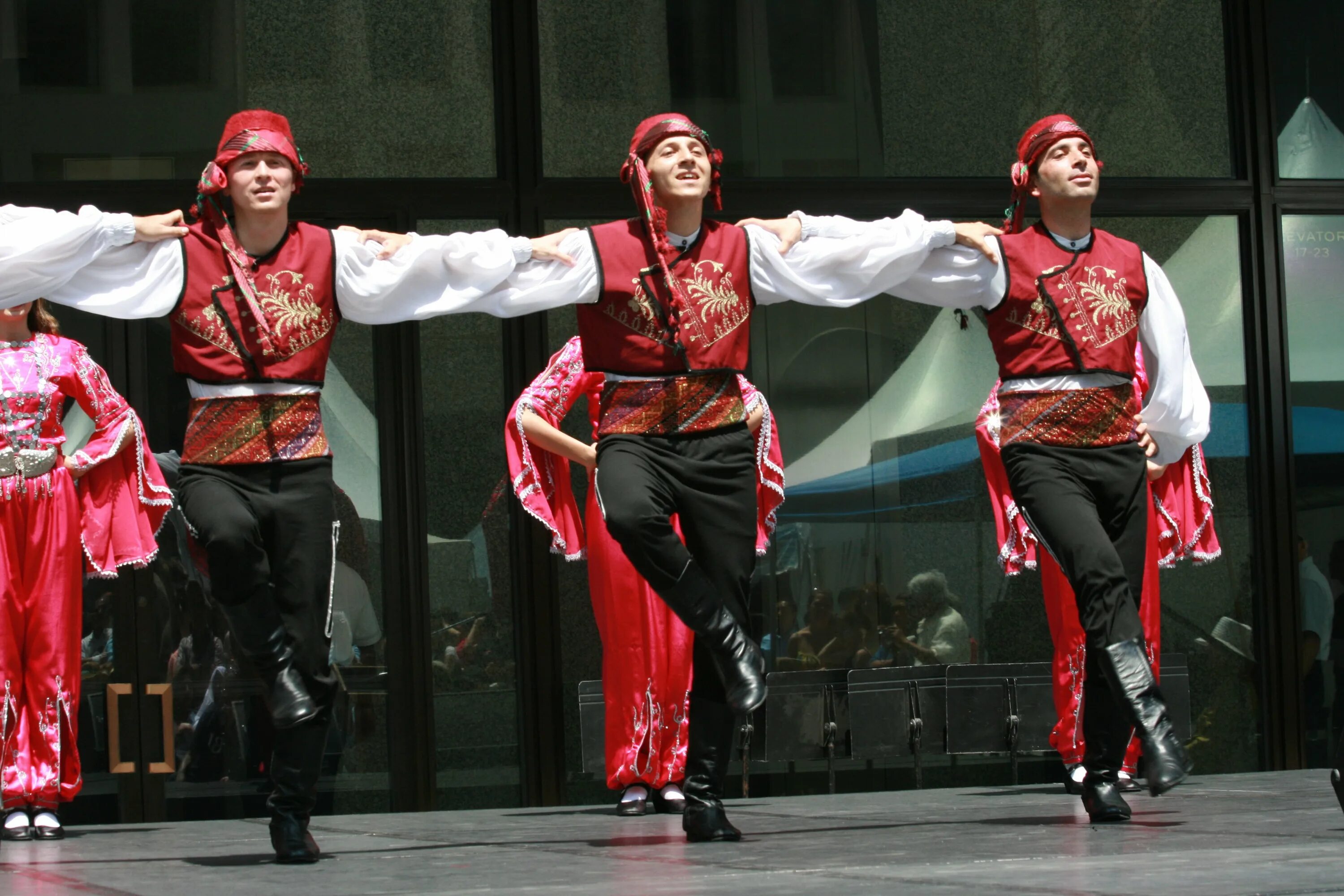 Турецкий народный танец. Национальный танец Турции. Турецкие танцы. Народные танцы Турции.