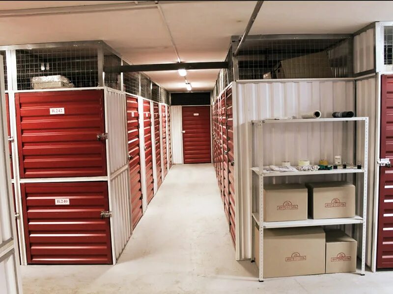 Хранение вещей воронеж. Хранение вещей воронеж. Ящик для вещей. Переезд. Хранение вещей на складе.