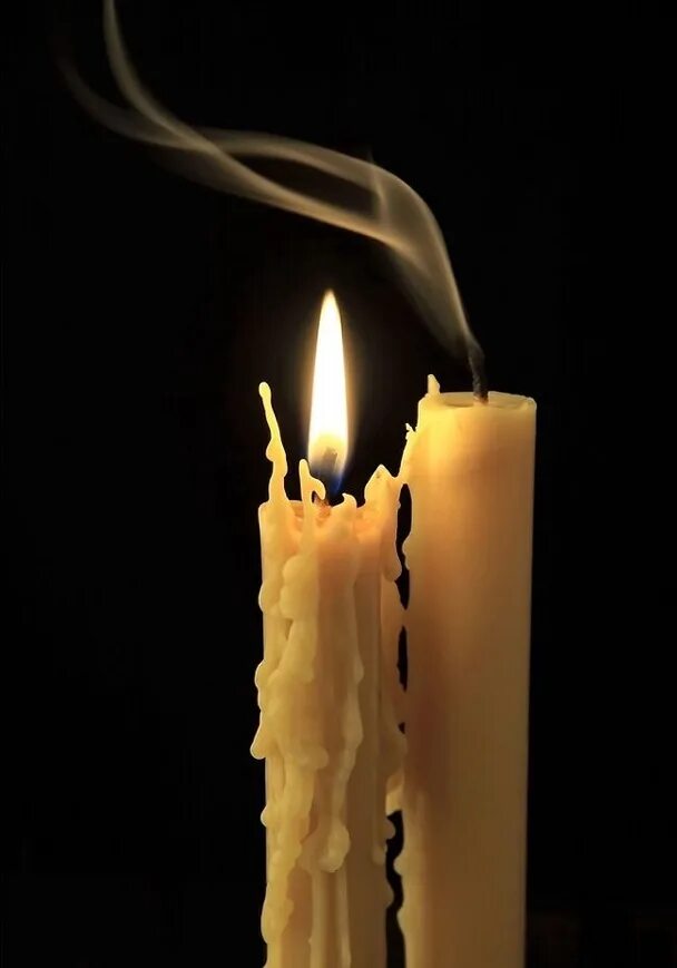 Зажгем свечи. Горящая свеча. Горящие свечи. Две свечи. Потухшая свеча.