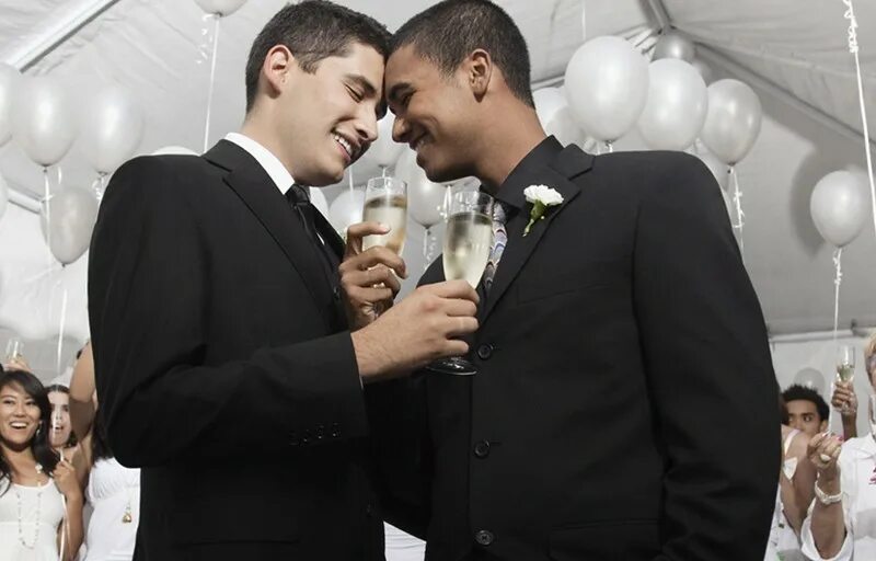 Свадьба двух мужчин. Свадьба парней. Однополая свадьба. Однополые браки в России.