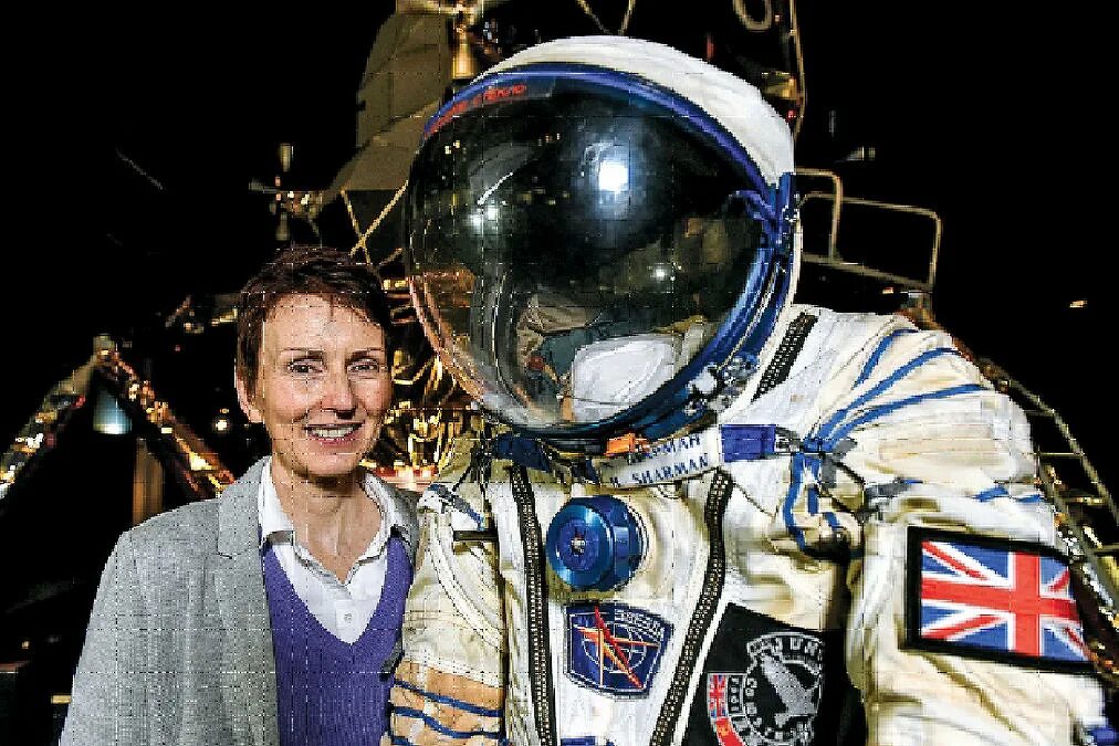 Какие конфеты первыми побывали в космосе. Хелен Шарман космонавт. Хелен Шарман, Великобритания. Хелен Шарман космонавт фото.