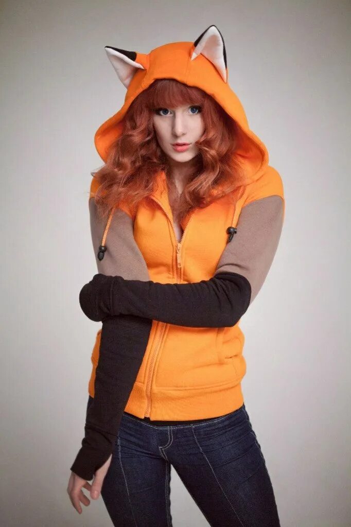 Домашняя лиса джунипер. Лисица одежда. Майка teestore лисы fox. Лиса в одежде. Толстовка лиса с ушами.