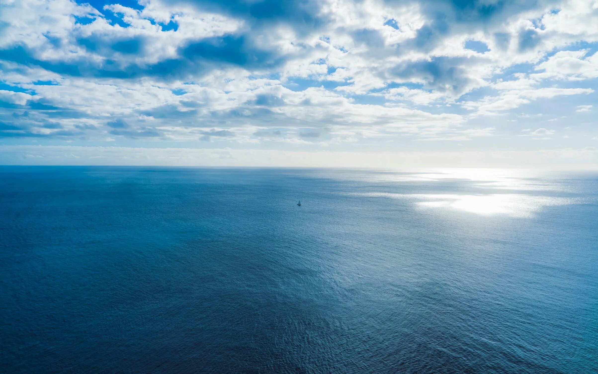 Вода первый горизонт. Штиль в тихом океане. Море Горизонт. Тихое море. Море и небо.