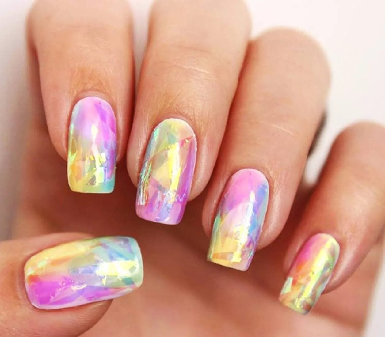 разводы гель лаком. летний радужный маникюр. голубой маникюр с разводами. разводы гель лаком. маникюр миндаль синий мрамор.